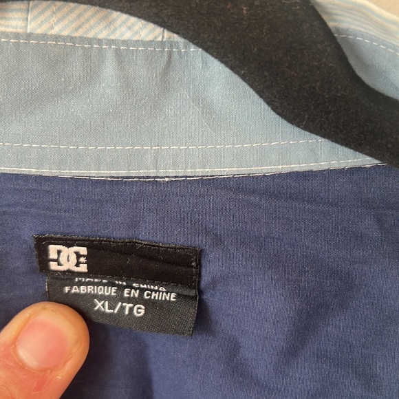 DC Casual Button Down Shirt - Size XL Slim - Picture 4 of 6